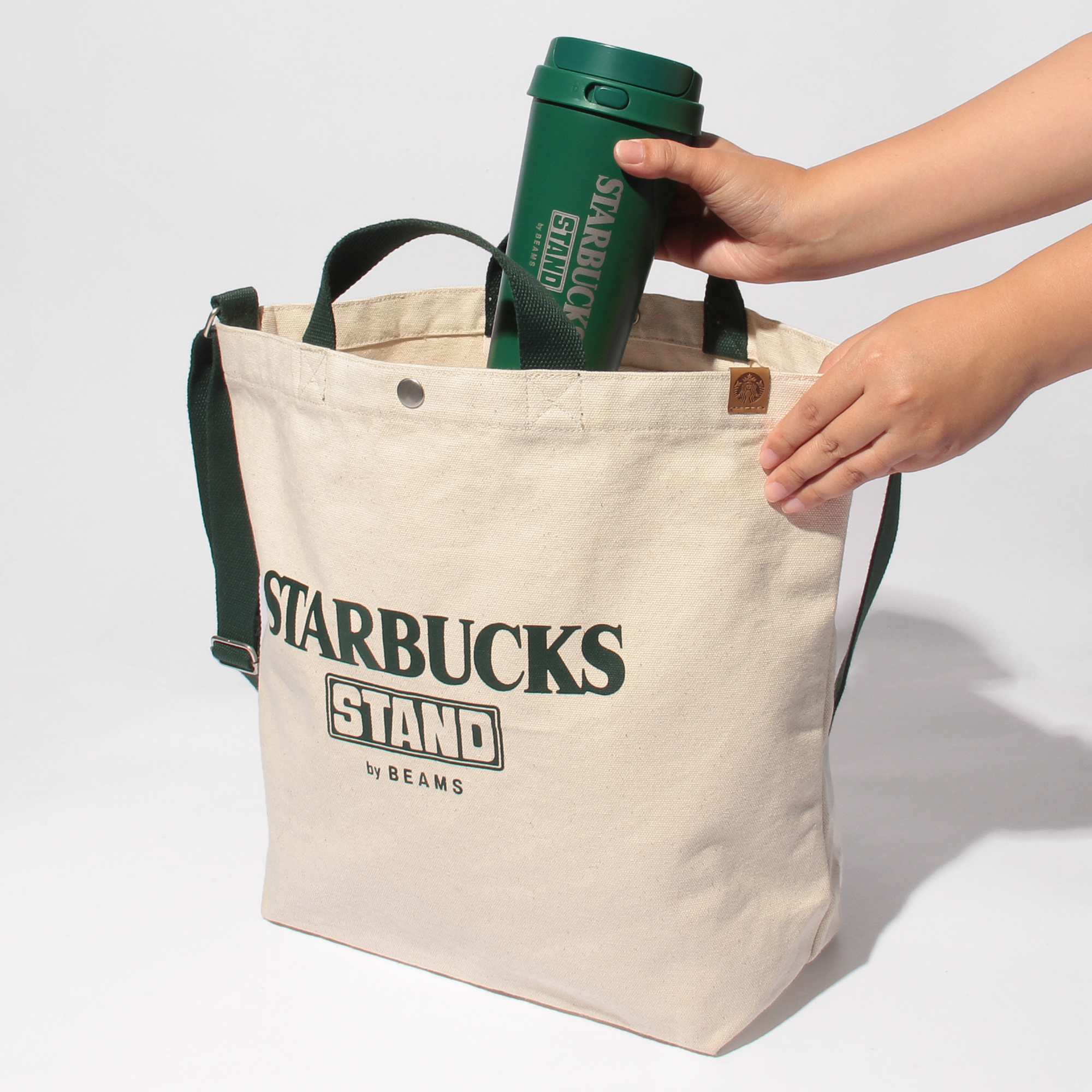 スタバ＆BEAMS コラボ　トートバッグ(ベージュ) オンラインストア販売]STARBUCKS STAND by BEAMS LOGO PVC