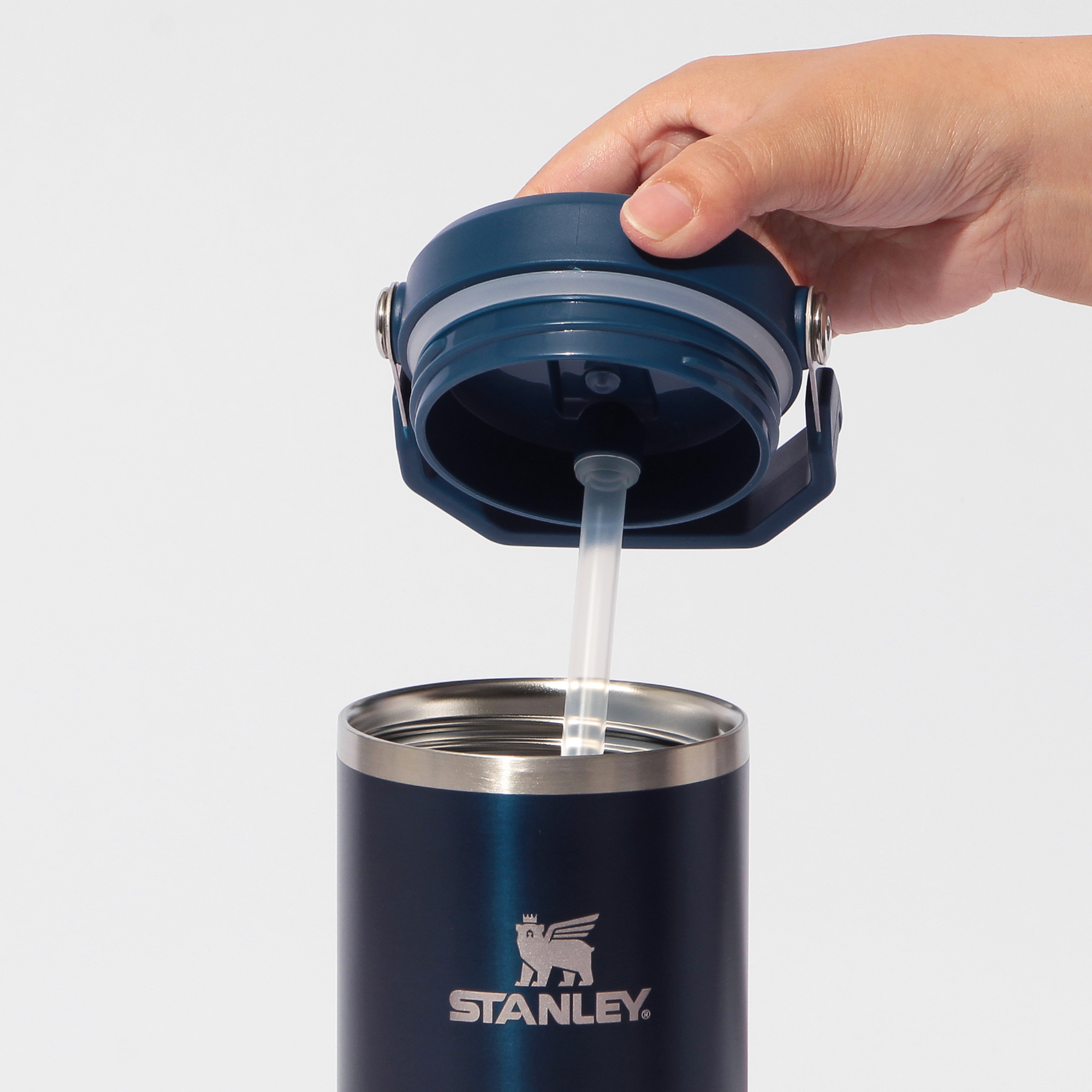 STANLEY アイスフローフリップストローステンレスボトルブルー887ml